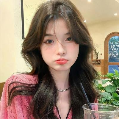 绿茵春色